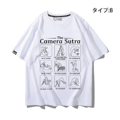 スポーツ＆カルチャー プリント トップス Camera Sutra ユニセックス 半袖 Ｔシャツ