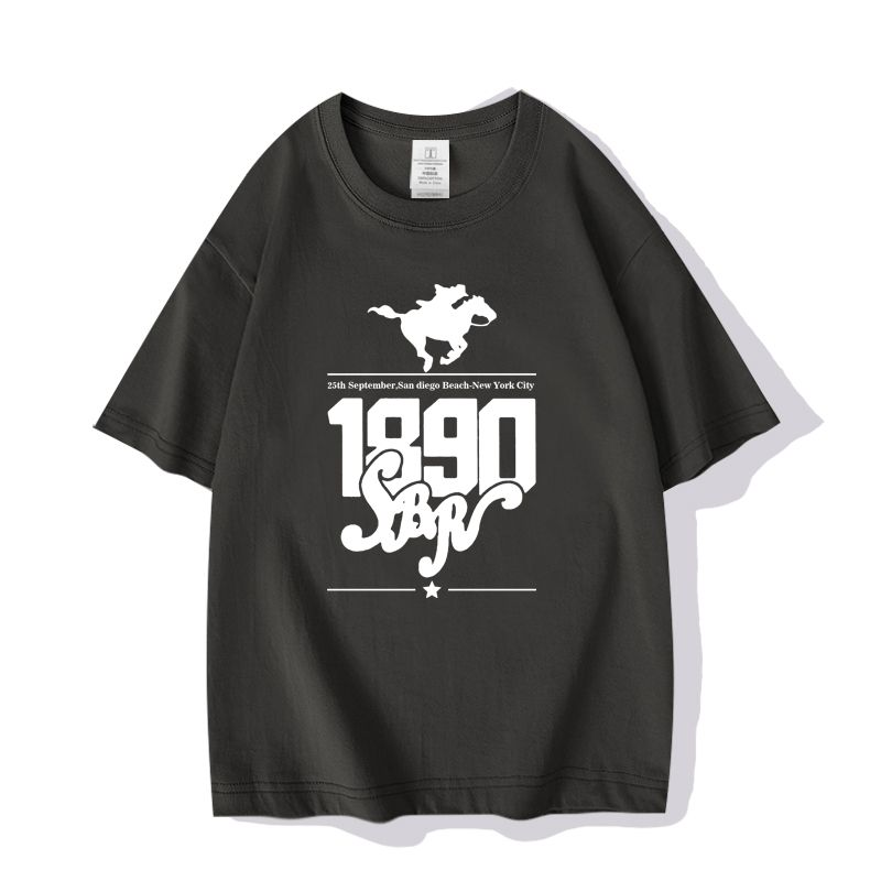 人気キャラ プリント トップス レトロウエスタン風 1890ロゴプリントデザイン ユニセックス 半袖 Ｔシャツ
